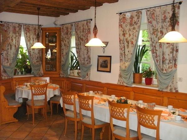 San Im Gasthof Mayd Hotel Ерланген Екстериор снимка